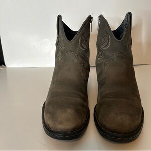Born Women's Dark Distressed Gray Western Ankle Booties 8.5
